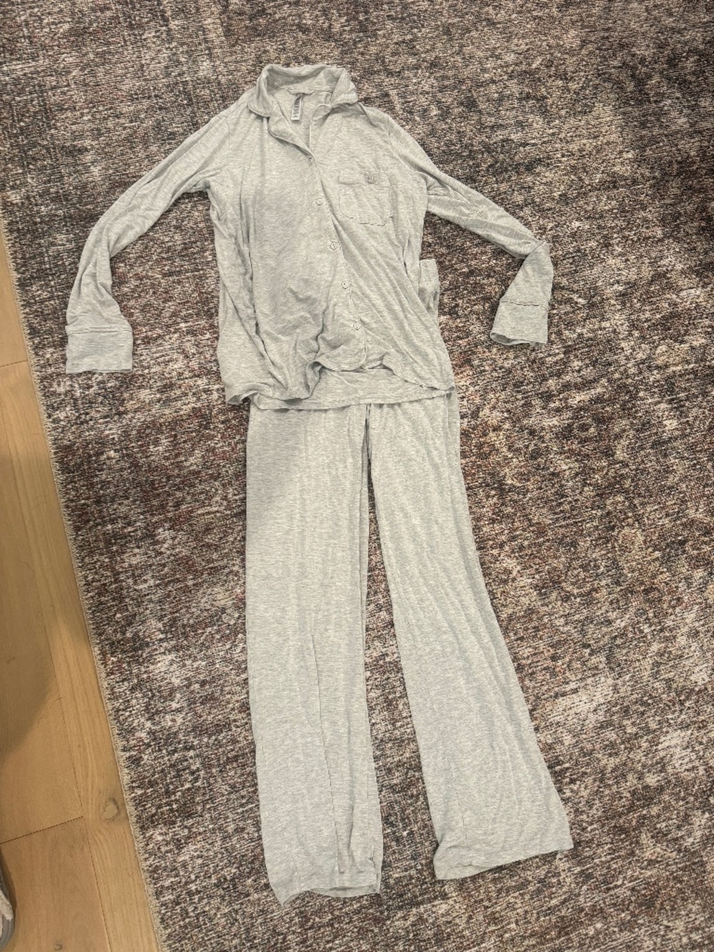 SKIMS super soft grey pajamas xs in good condition!!